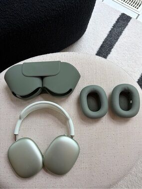 Green Apple AirPods Max Over-Ear Headphones with Matching Case